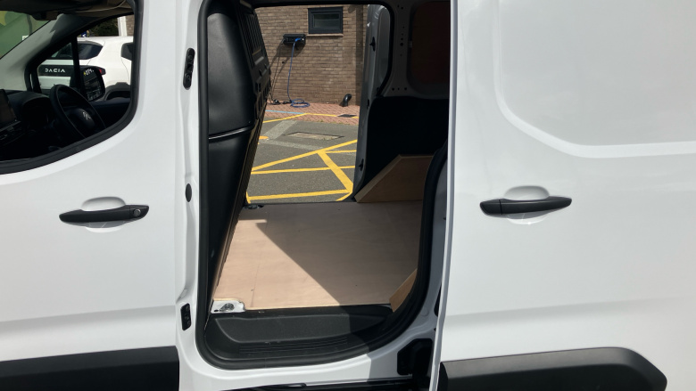 Citroen Berlingo Xl Diesel 1.5 BlueHDi 950Kg Enterprise Ed 100ps 6 Speed S/S